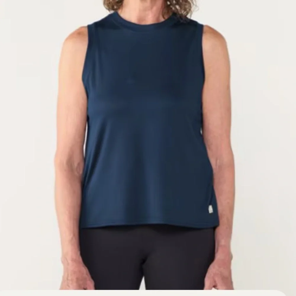 Vuori Navy Blue Sleeveless Top - Picture 3 of 5